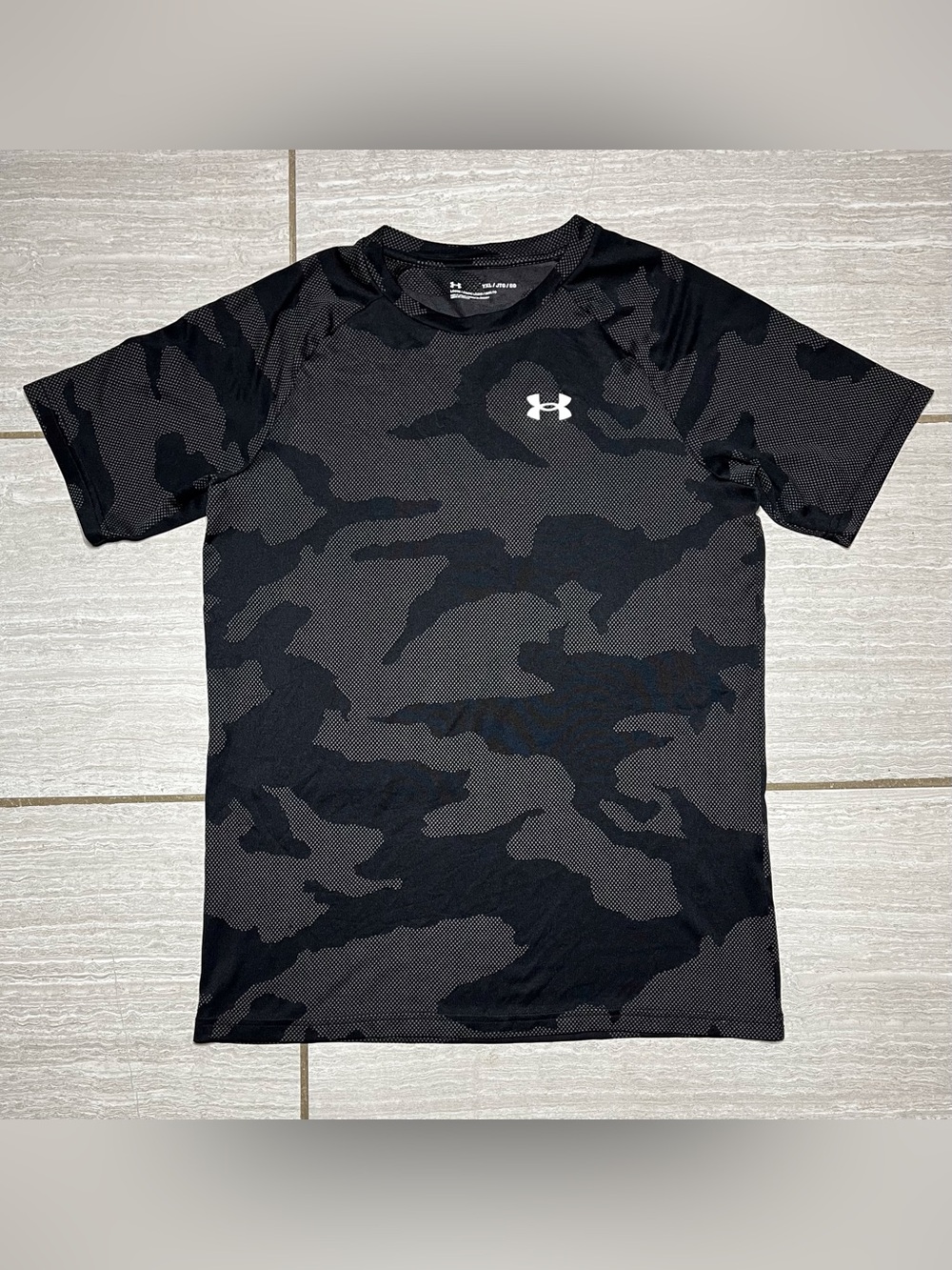 Under Armour Youth Boy's Shirt Size YXL Black Camo Short Sleeve Loose Fit Tee